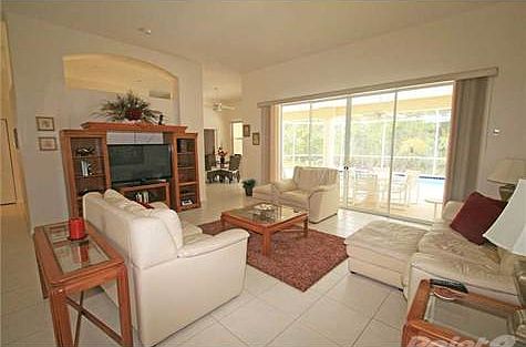 2nd image of 806 Rotonda Cir