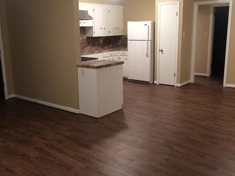 221 Mitchell St — Photo 9