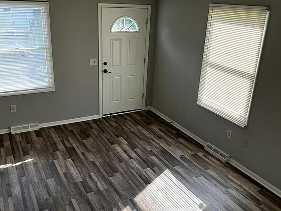 4th image of 2426 Ottawa Dr