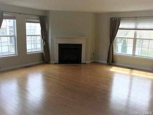 5th image of 1300 Lexington Blvd #1300