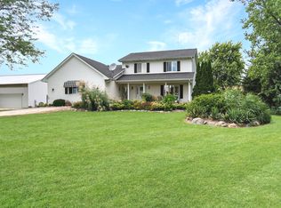 49W972 Peterson Rd, Maple Park, IL 60151