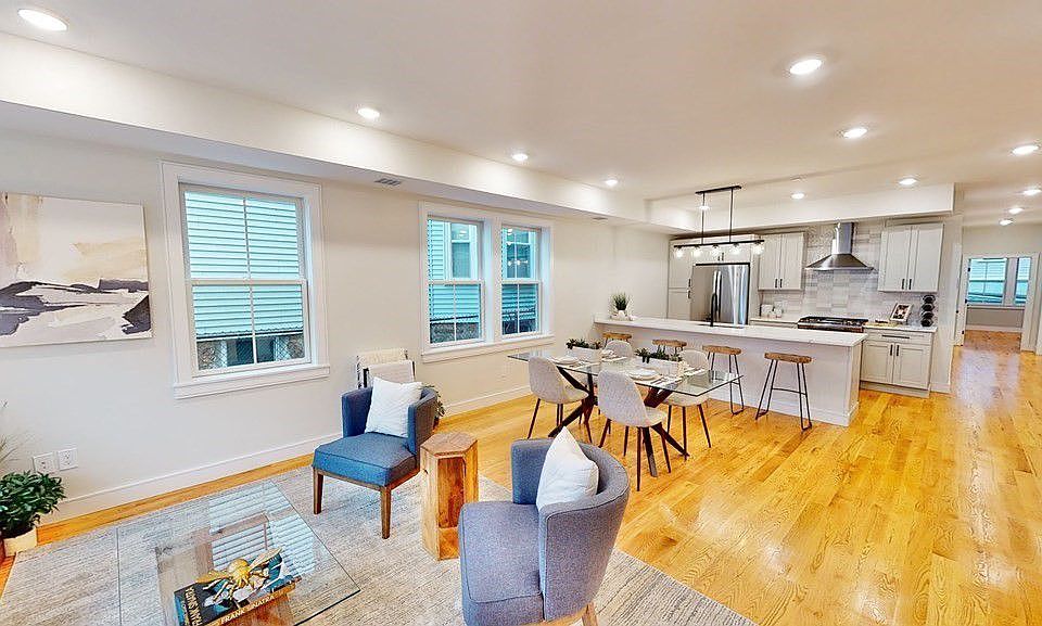 1st image of 34 Dorset St #2
