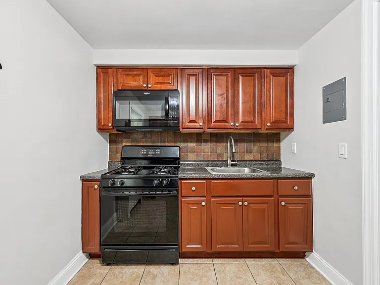 Eagle Rock Apartments — Photo 34