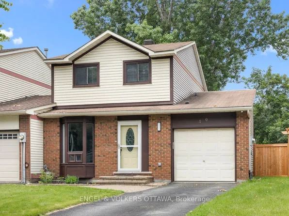 19 Wessex Rd, Ottawa, ON K2J 1S4