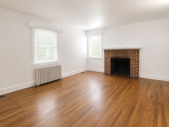3rd image of 3774 Chatham Cir