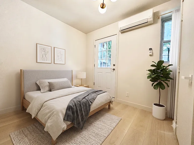 131 Starr St #1B — Photo 3