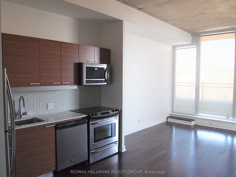 354 Gladstone Ave #907 — Photo 8