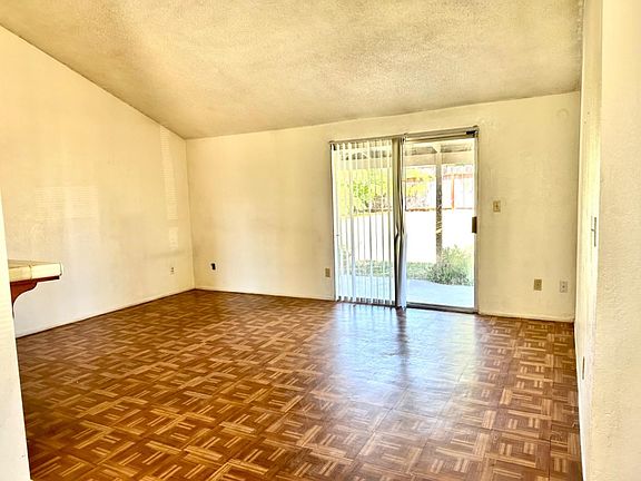 4th image of 800 Foster Dr