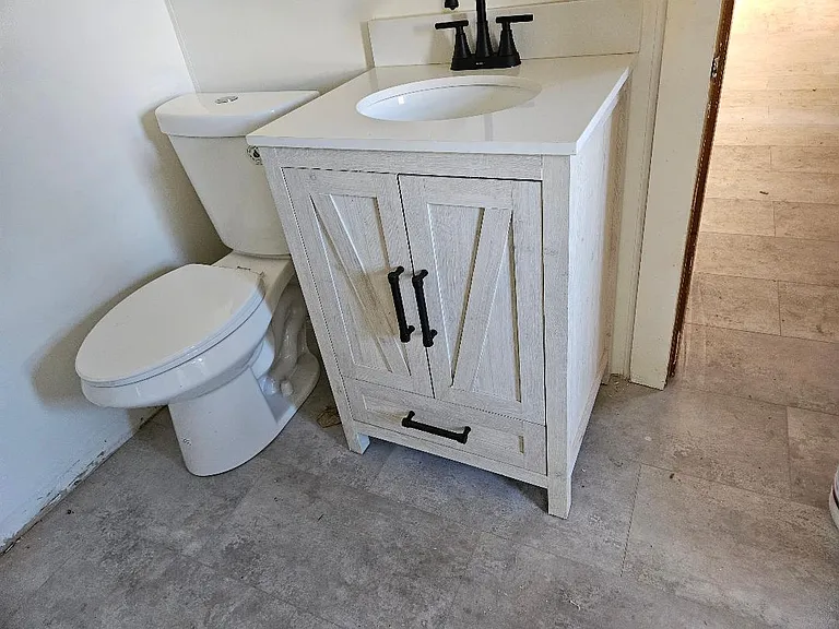 303 S Eldorado Ave — Photo 5
