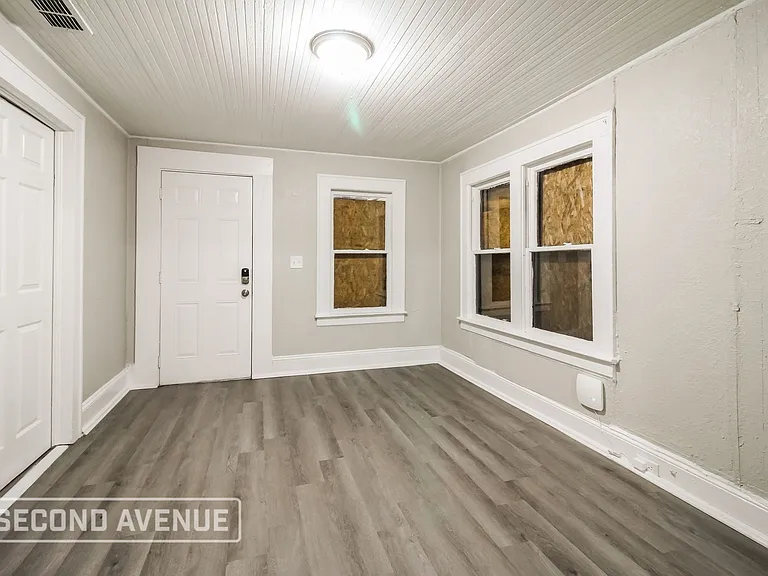 1522 W 22nd St — Photo 2