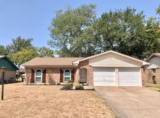 6936 Maryhill Rd, Forest Hill, TX 76140