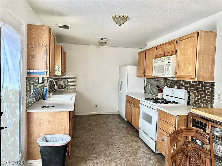 4317 W Oakey Blvd — Photo 10