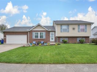 521 Caleb Dr, Brookville, OH 45309