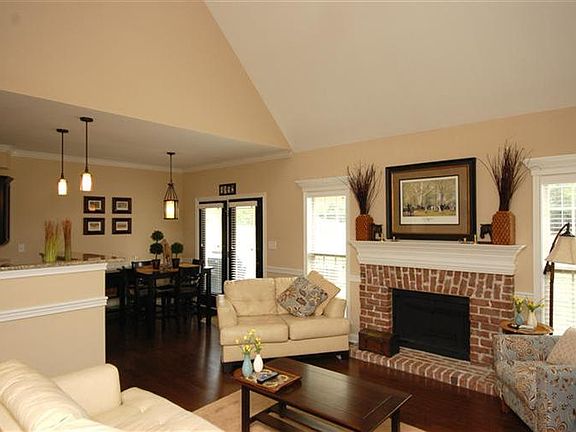 5th image of 2338 Patchen Wilkes Dr