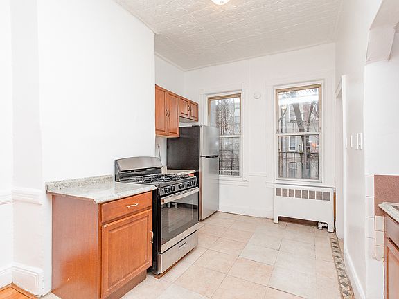 4th image of 300 Stanhope St #L2