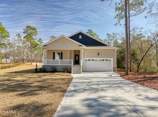 217 Foxcroft Rd, Southport, NC 28461