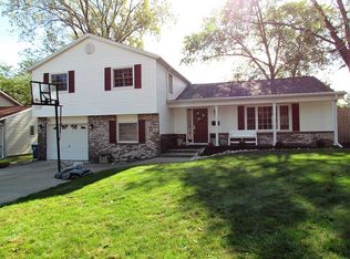 18 Groton Dr, Springfield, IL 62702