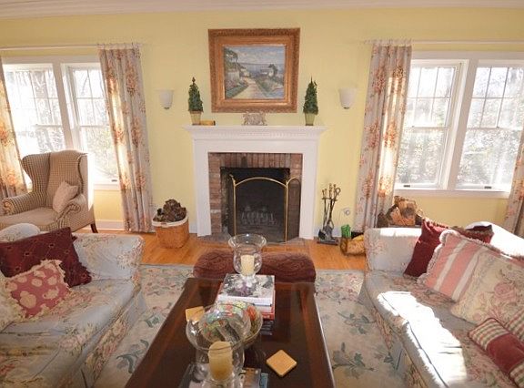 4th image of 25 Rolling Hill Ct W