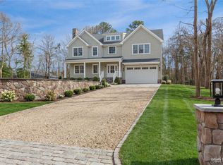 17 Cedar Lane, East Patchogue, NY 11772