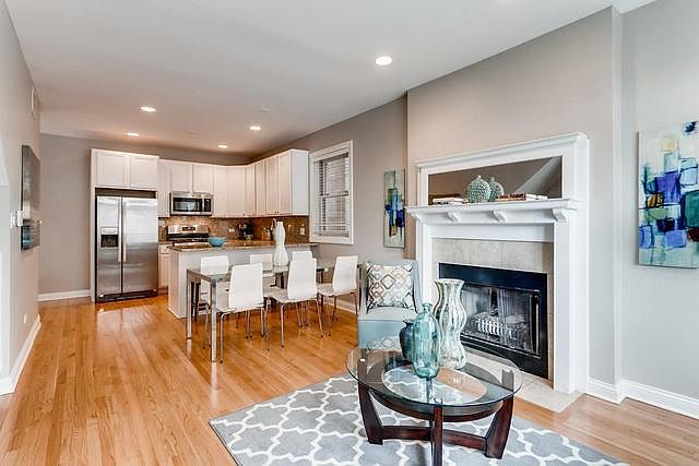 1st image of 1613 W Grand Ave #1