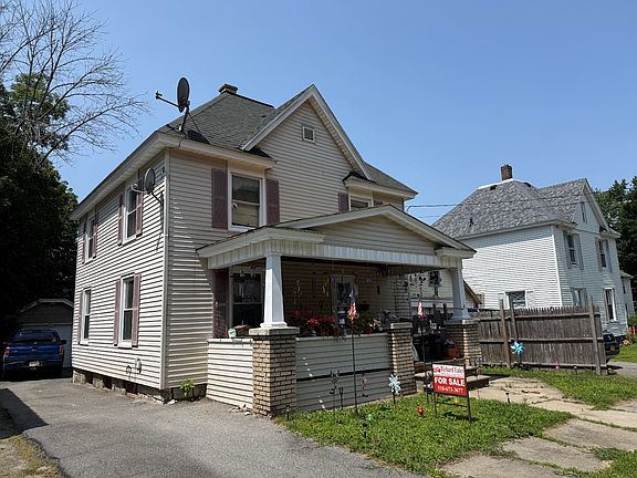 2nd image of 4 Pleasant St