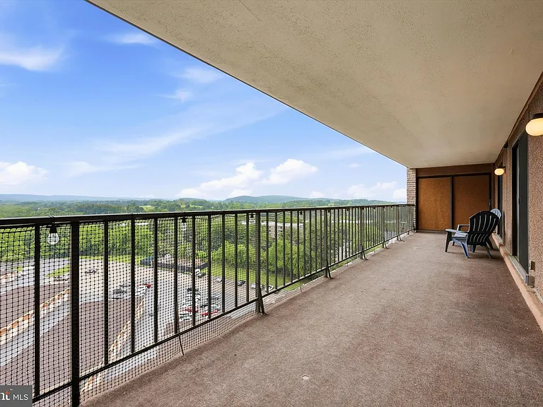 21328 Valley Forge Cir #1328 — Photo 16