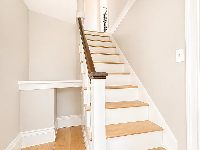 882 Jackson Rd — Photo 5