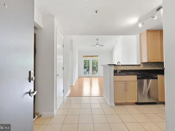 1201 E West Hwy APT 403, Silver Spring, MD 20910