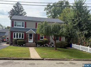 98 John Pl, Bergenfield, NJ 07621