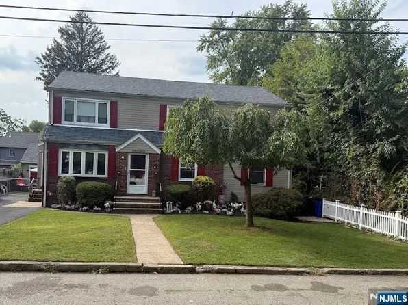 98 John Pl, Bergenfield, NJ 07621