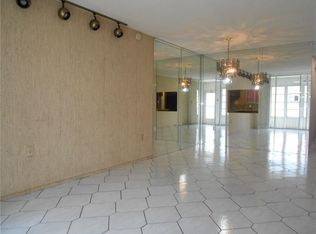 8040 N Sunrise Lakes Dr APT 107, Sunrise, FL 33322