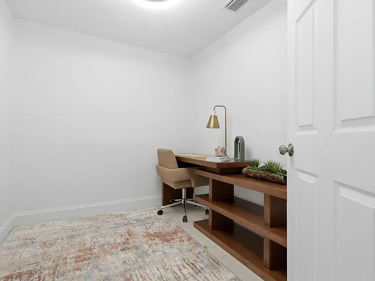 118 W Sligh Ave — Photo 18