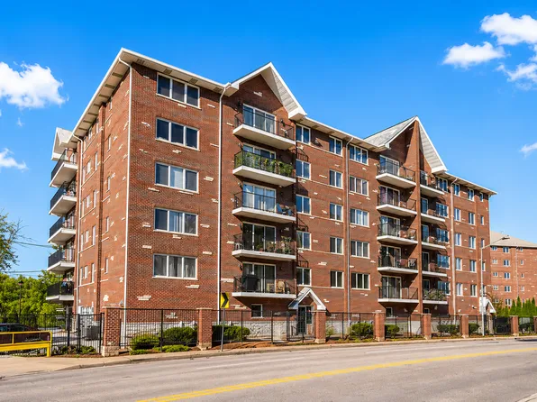 8030 River Walk Dr Unit 2F, Lyons, IL 60534