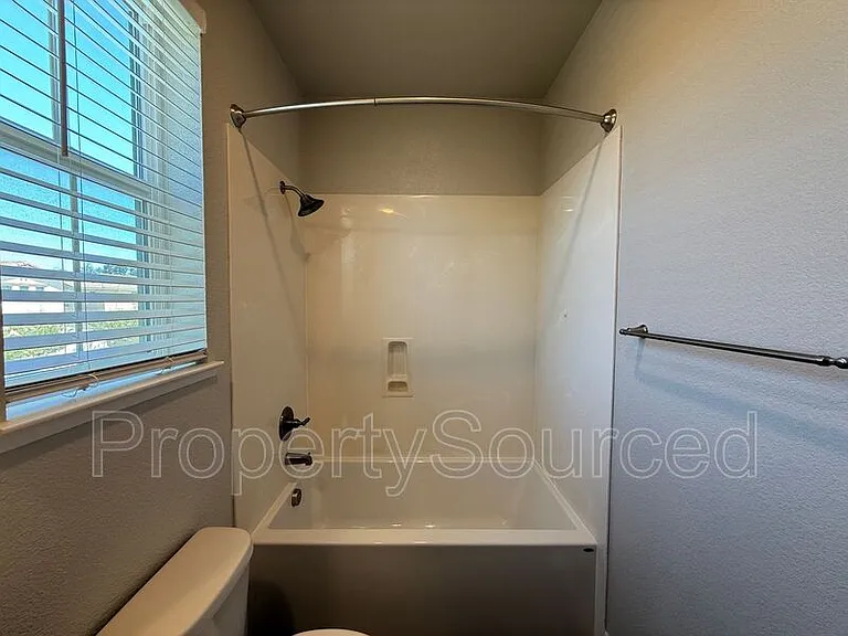 948 Posey St — Photo 49