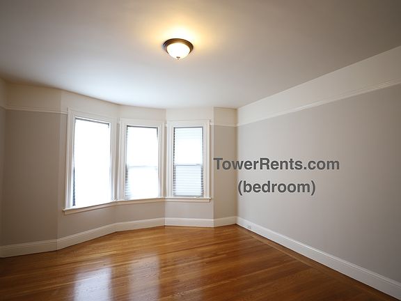 5th image of 2452 Fillmore St APT 1