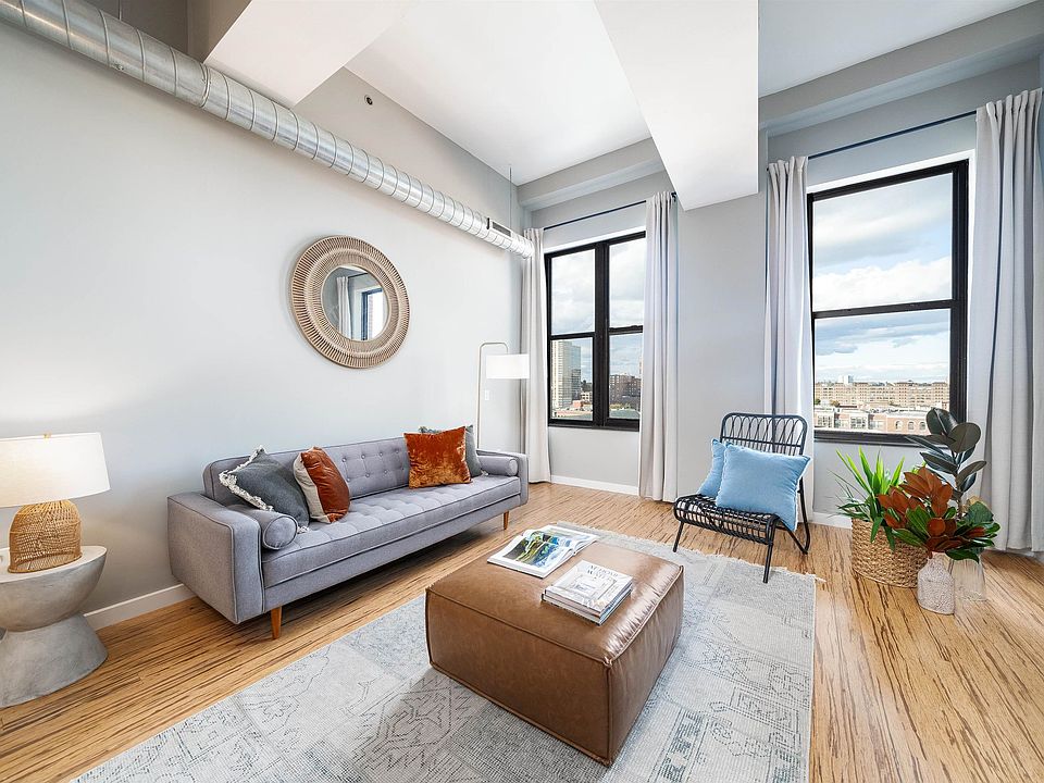 1st image of 232 Pavonia Ave APT 816