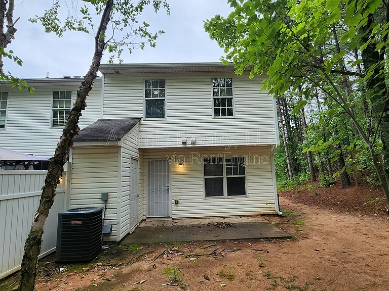 5749 Strathmoor Manor Cir — Photo 12