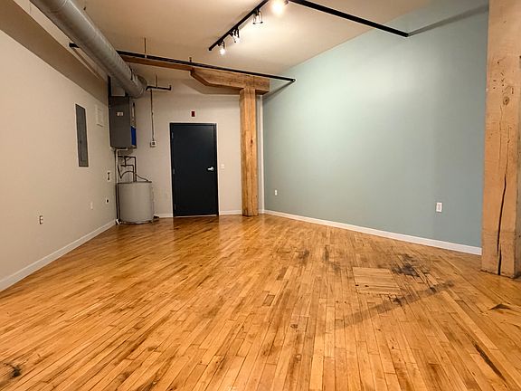 Unit 111 Entrance/Dining