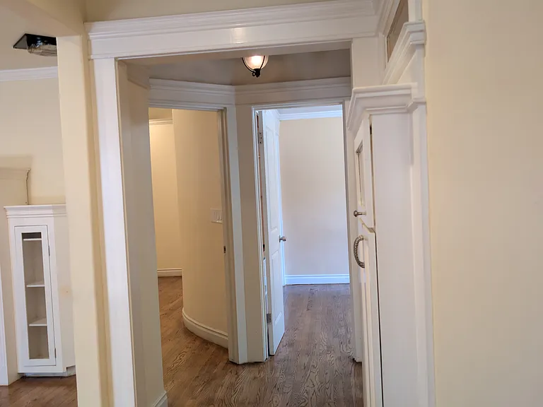 864 Lewis Ave — Photo 10