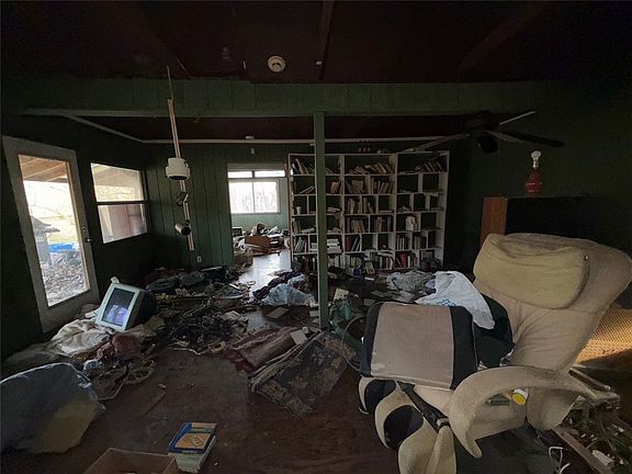 4th image of 15902 Linville Rd