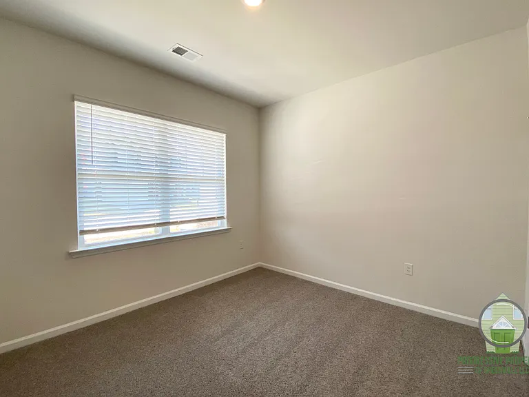 135 Bayridge Rd — Photo 4
