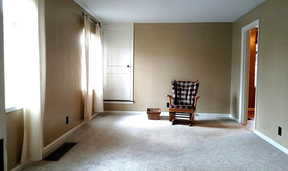 1st image of 2971 Delaine Ave
