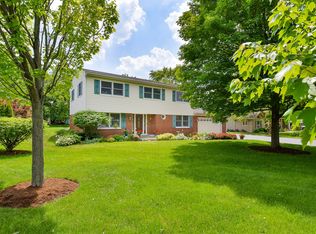25W661 Durfee Rd, Wheaton, IL 60189
