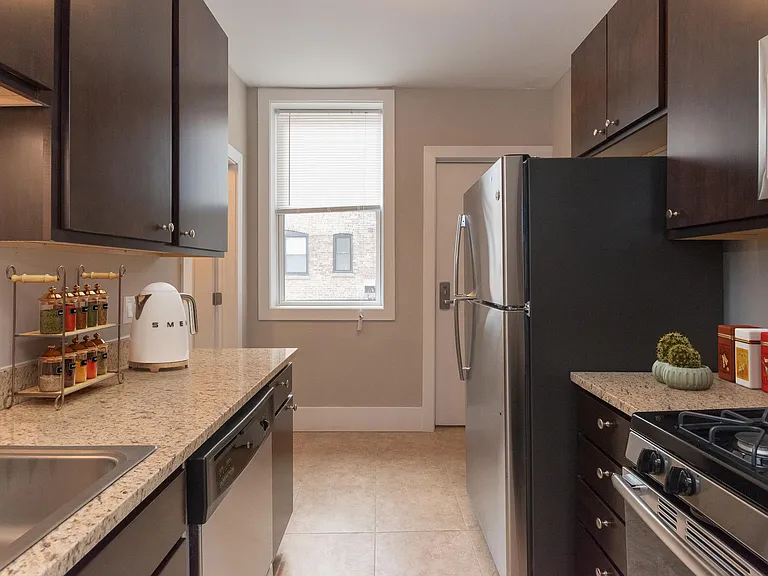 6701 N. Glenwood — Photo 35