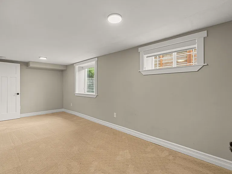6017 SW Admiral Way — Photo 29