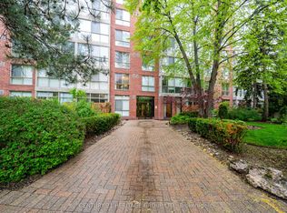 South Kingsway Village, Toronto, ON M6S 4Z1