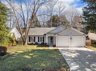 3014 Southhampton Dr, Jamestown, NC 27282