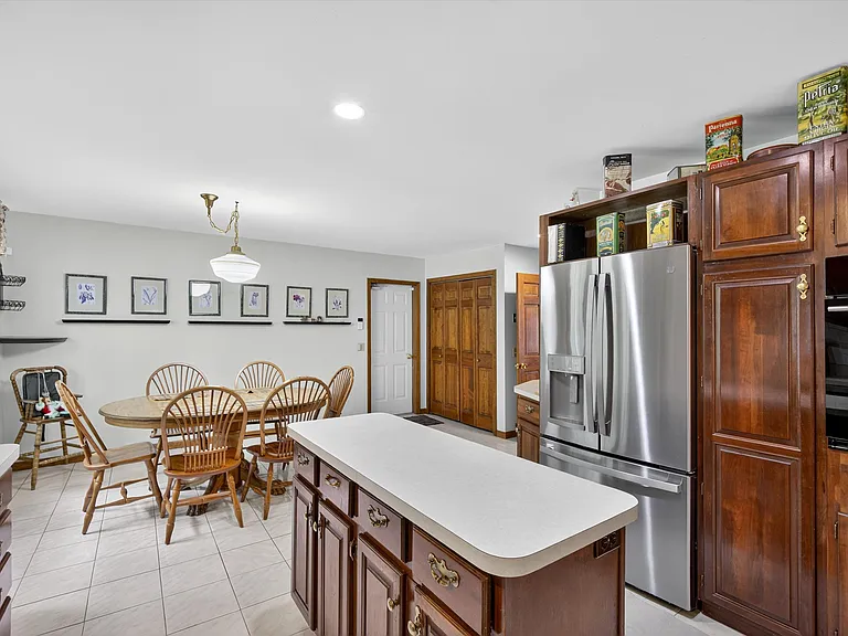 92 Brook Hollow Dr — Photo 11
