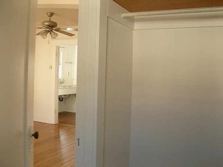 5332 1/2- walk in closet opposite view