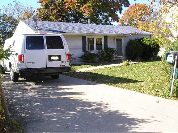 2nd image of 44 Eisenhower Ave